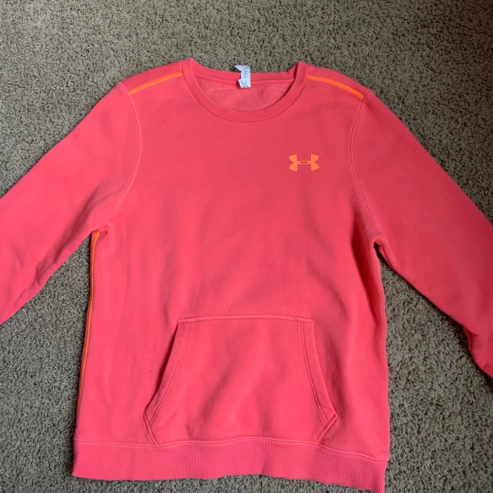 peach/coral Under Armor crew neck Size: Medium